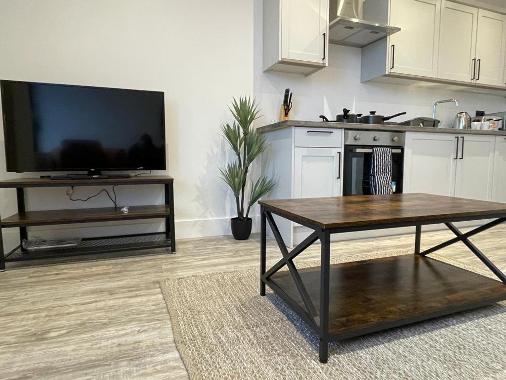 Kingsbridge Point - Cosy One Bed Apartments Near Town Centre, Swindon Dış mekan fotoğraf