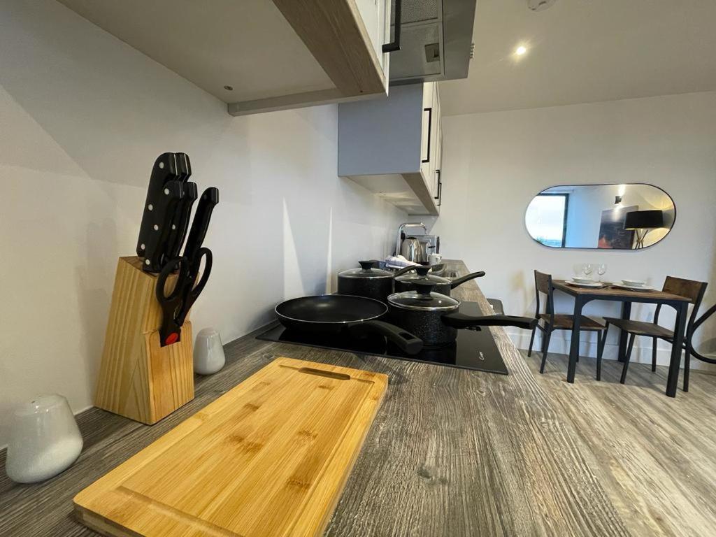 Kingsbridge Point - Cosy One Bed Apartments Near Town Centre, Swindon Dış mekan fotoğraf