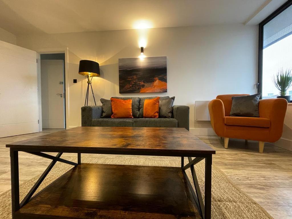 Kingsbridge Point - Cosy One Bed Apartments Near Town Centre, Swindon Dış mekan fotoğraf