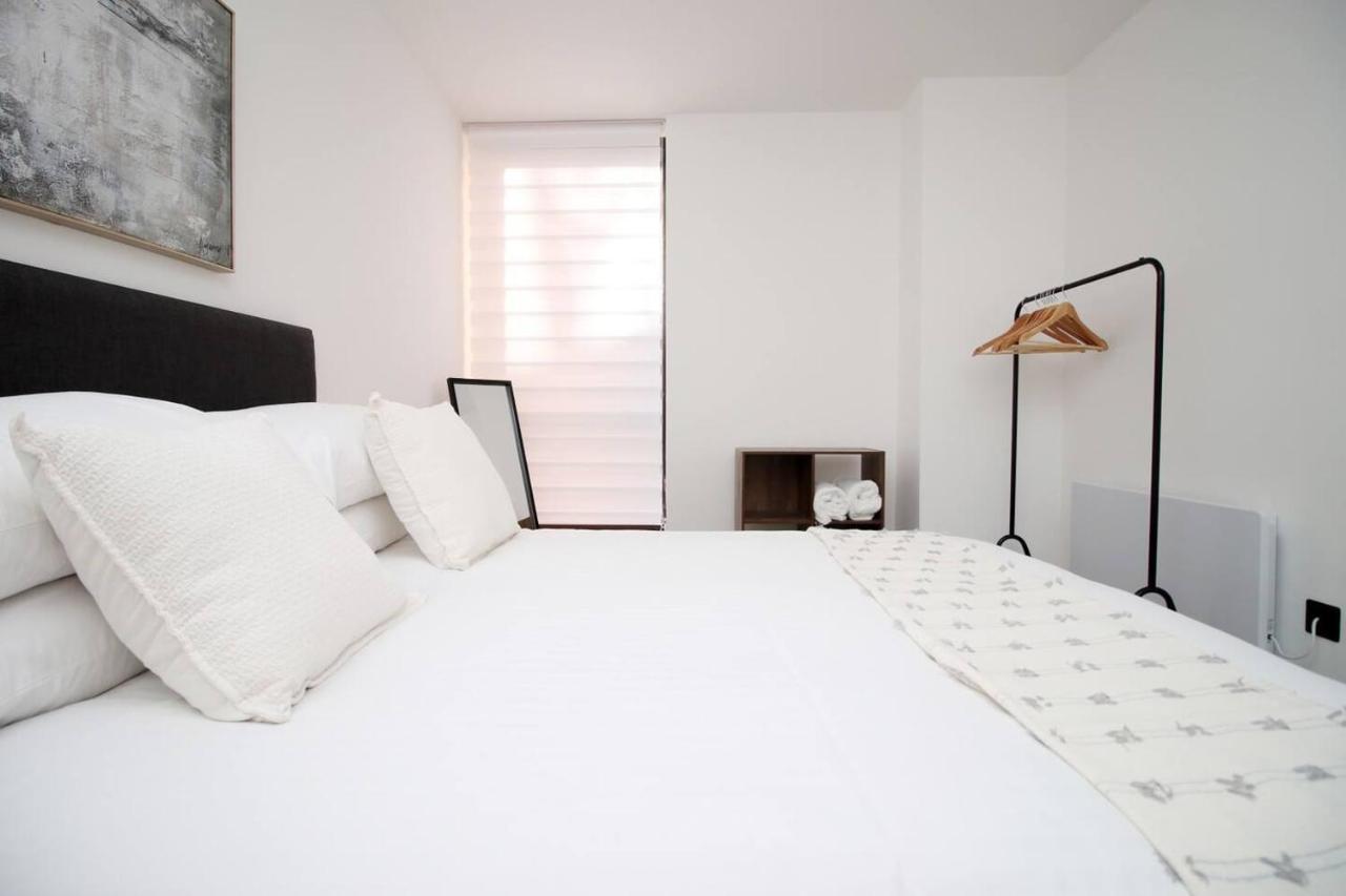 Kingsbridge Point - Cosy One Bed Apartments Near Town Centre, Swindon Dış mekan fotoğraf