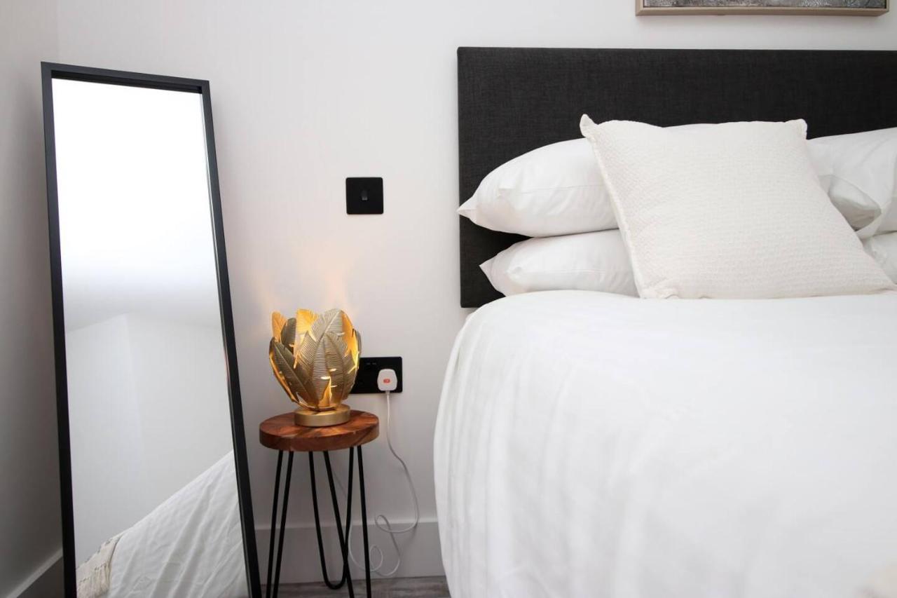 Kingsbridge Point - Cosy One Bed Apartments Near Town Centre, Swindon Dış mekan fotoğraf