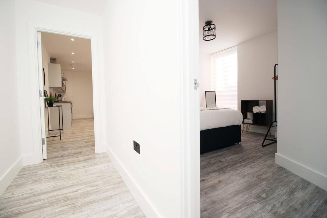 Kingsbridge Point - Cosy One Bed Apartments Near Town Centre, Swindon Dış mekan fotoğraf