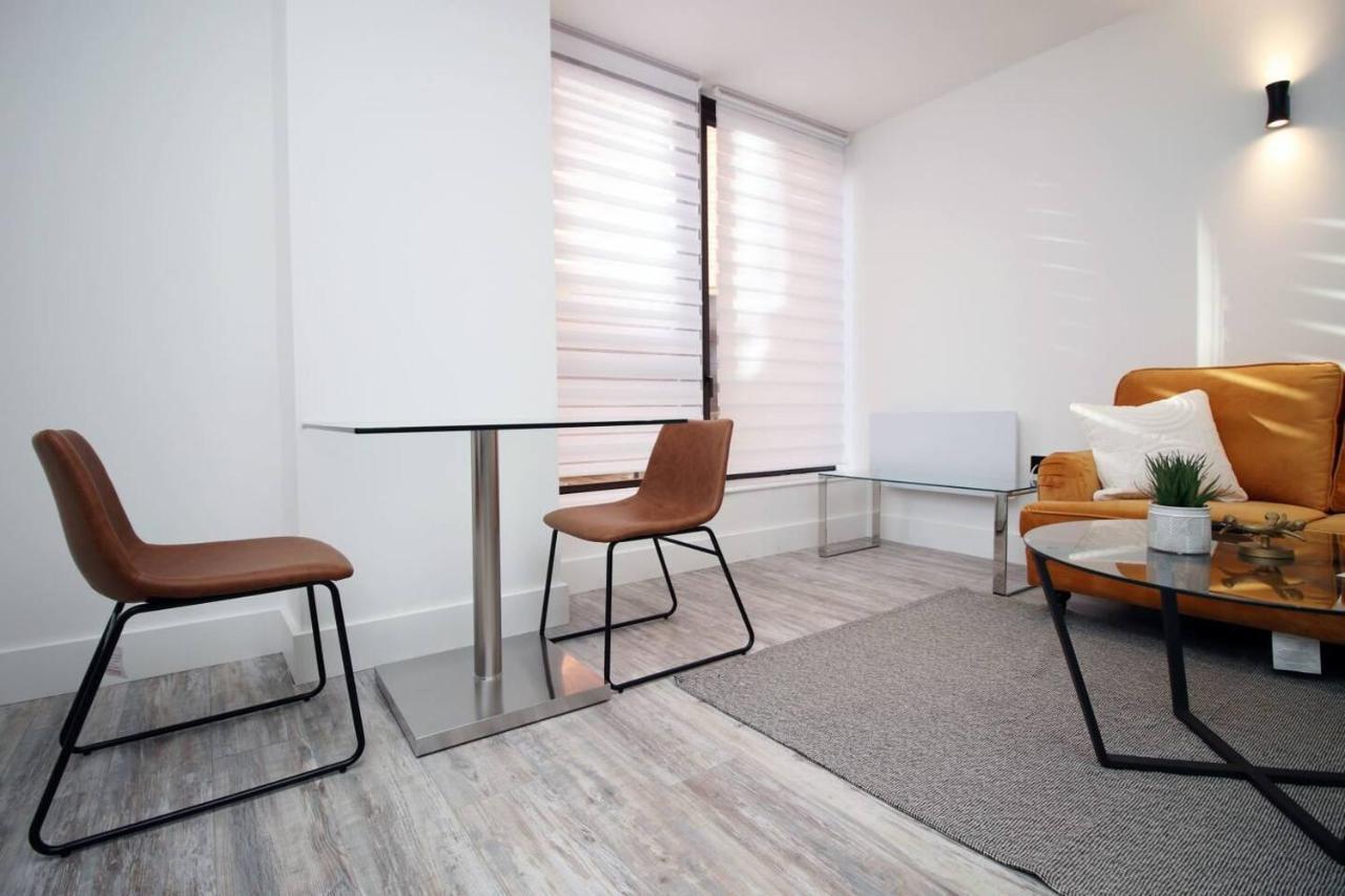 Kingsbridge Point - Cosy One Bed Apartments Near Town Centre, Swindon Dış mekan fotoğraf