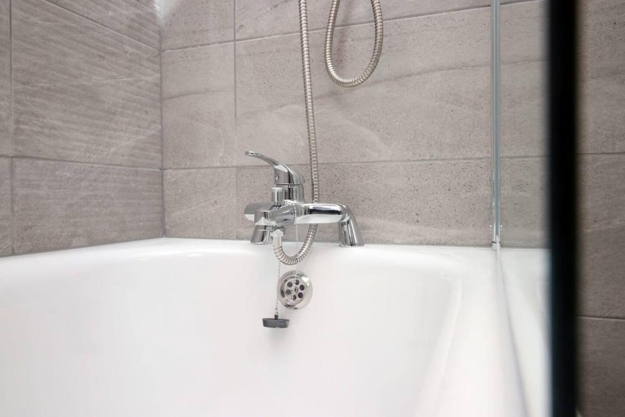Kingsbridge Point - Cosy One Bed Apartments Near Town Centre, Swindon Dış mekan fotoğraf