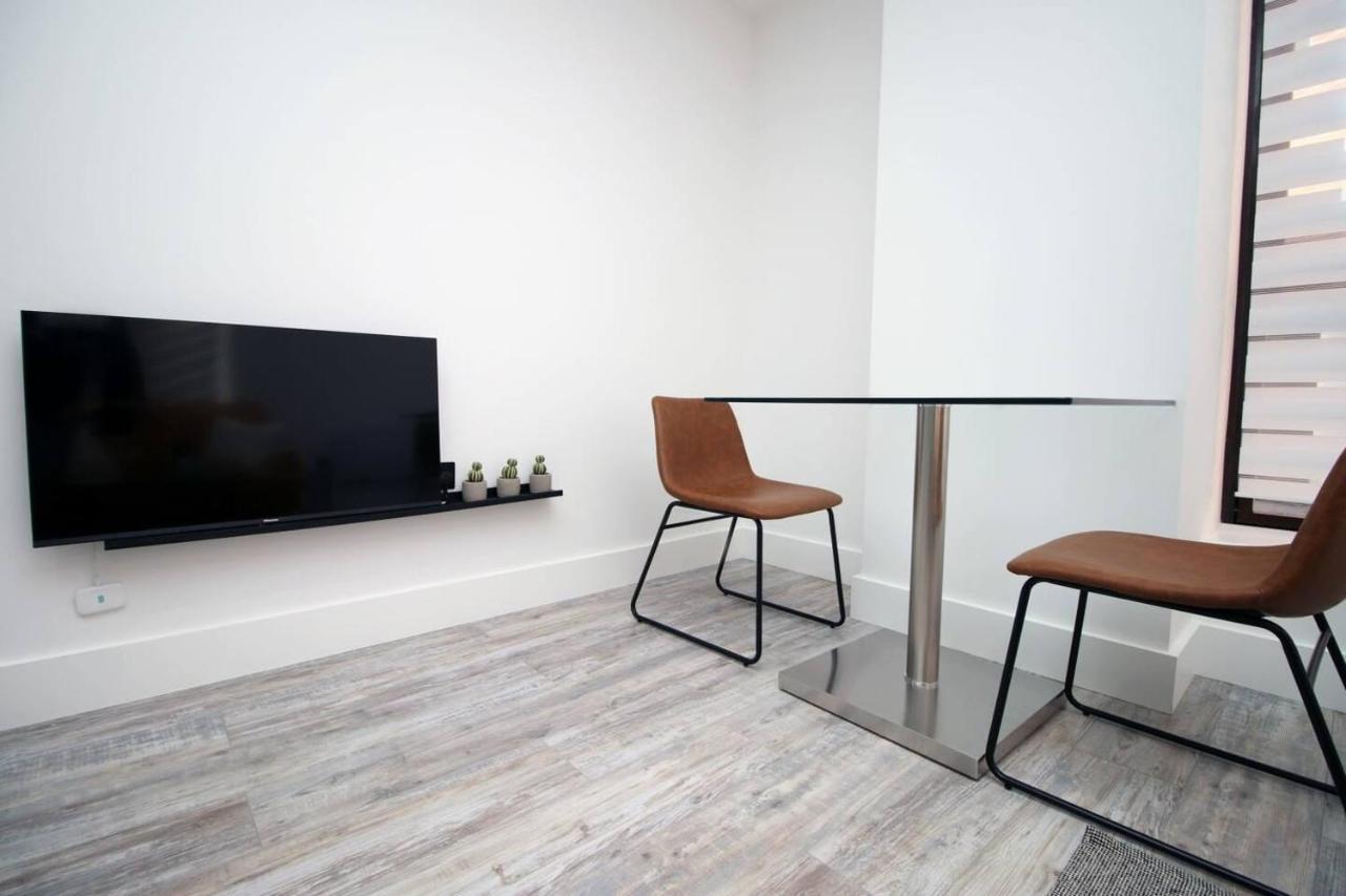 Kingsbridge Point - Cosy One Bed Apartments Near Town Centre, Swindon Dış mekan fotoğraf