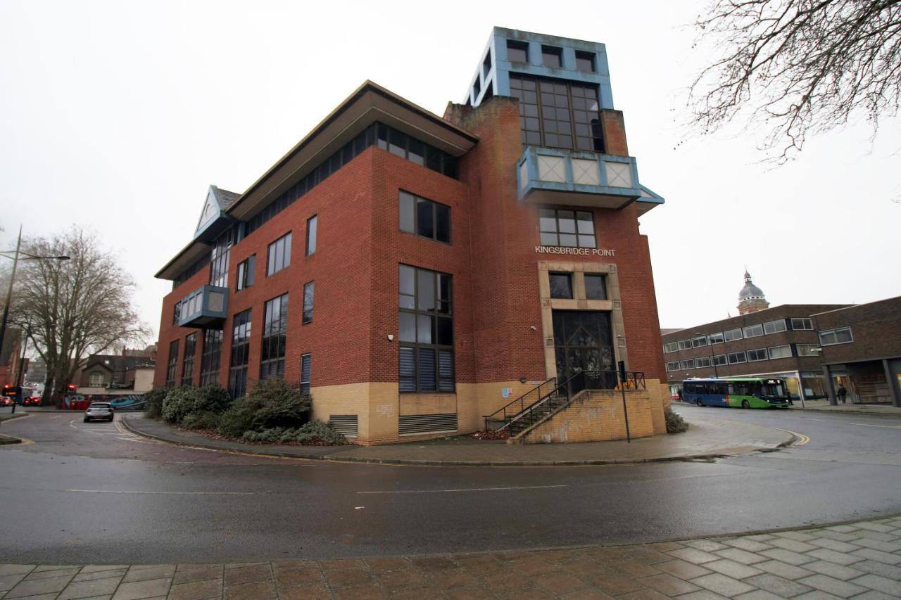 Kingsbridge Point - Cosy One Bed Apartments Near Town Centre, Swindon Dış mekan fotoğraf