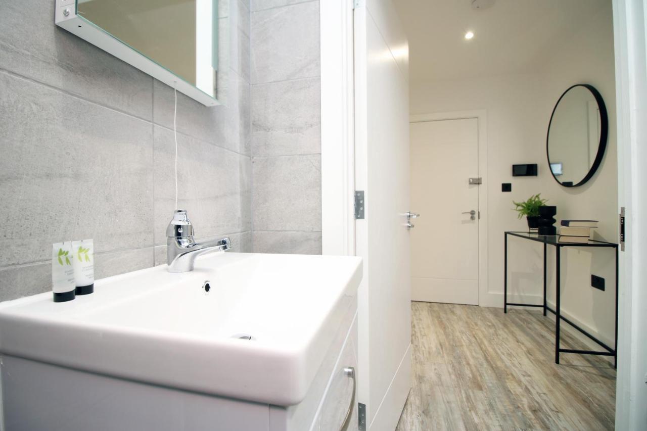 Kingsbridge Point - Cosy One Bed Apartments Near Town Centre, Swindon Dış mekan fotoğraf