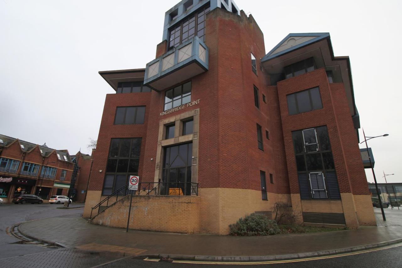 Kingsbridge Point - Cosy One Bed Apartments Near Town Centre, Swindon Dış mekan fotoğraf